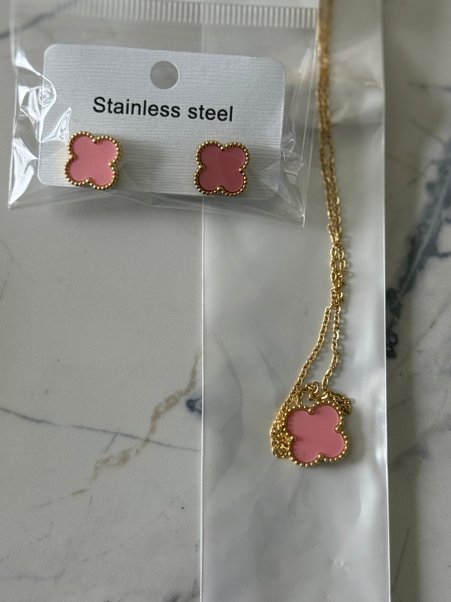One flower pendent set