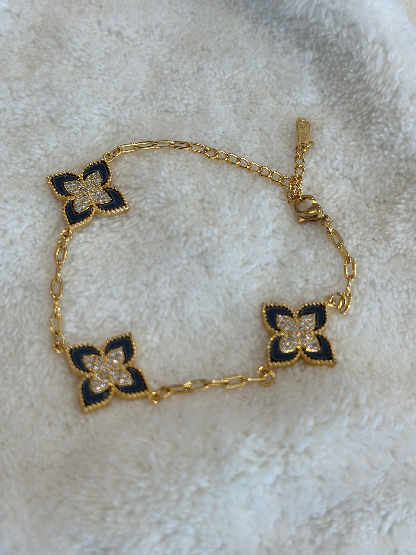 Three flower stainless steel bracelet