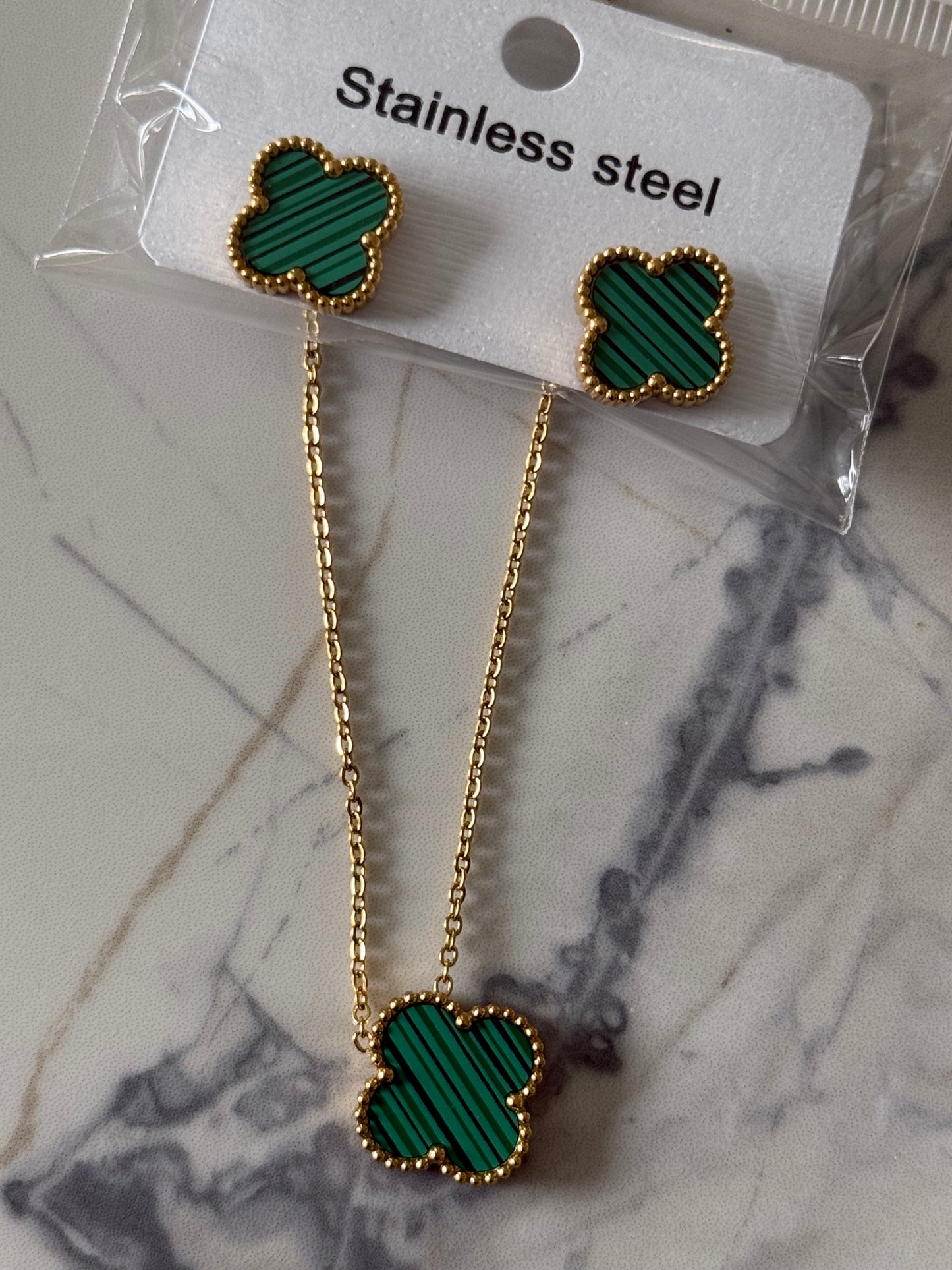 One flower pendent set