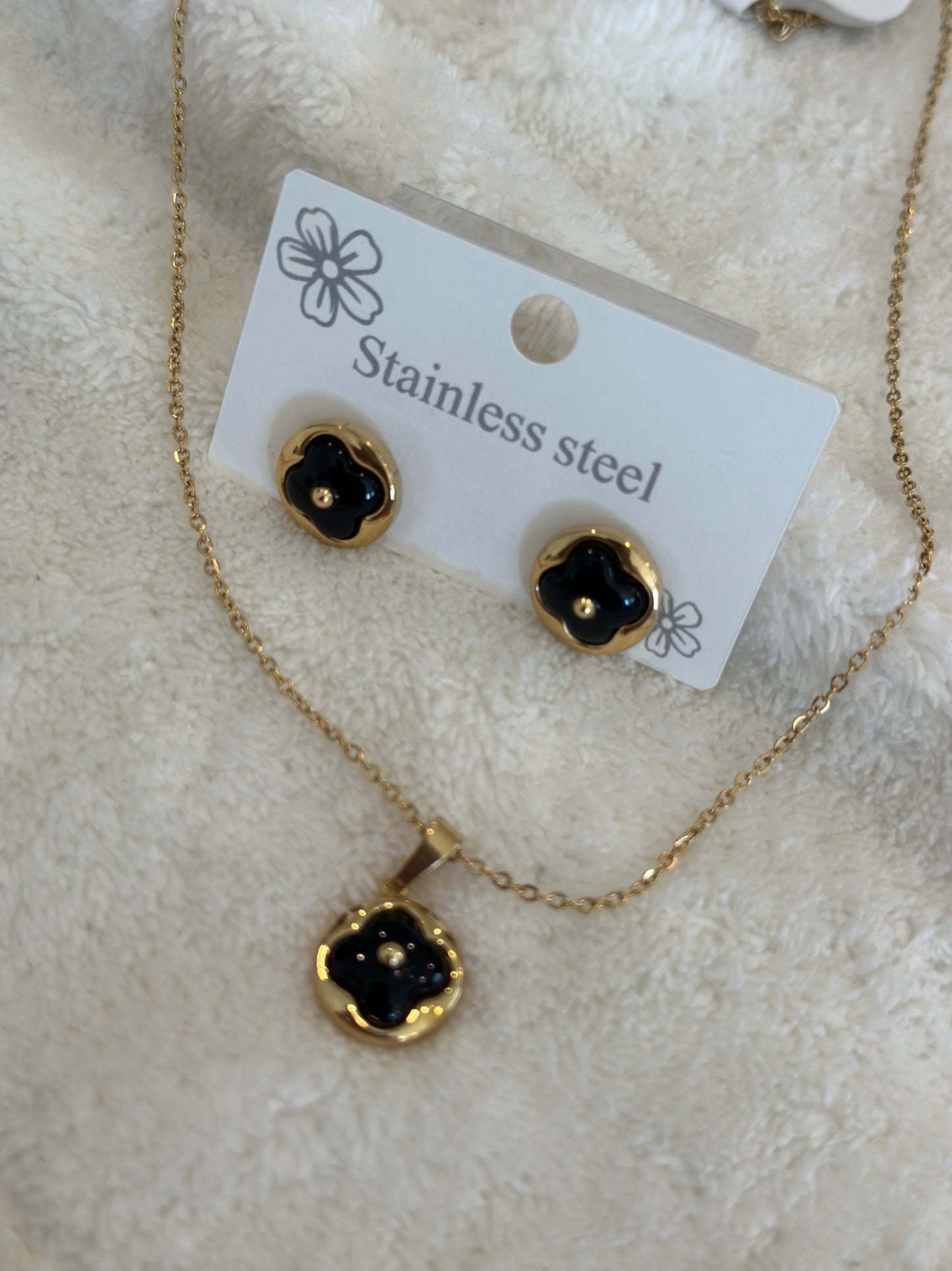 Necklace set