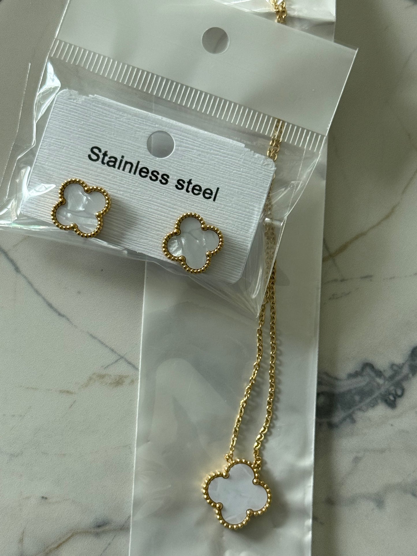 One flower pendent set