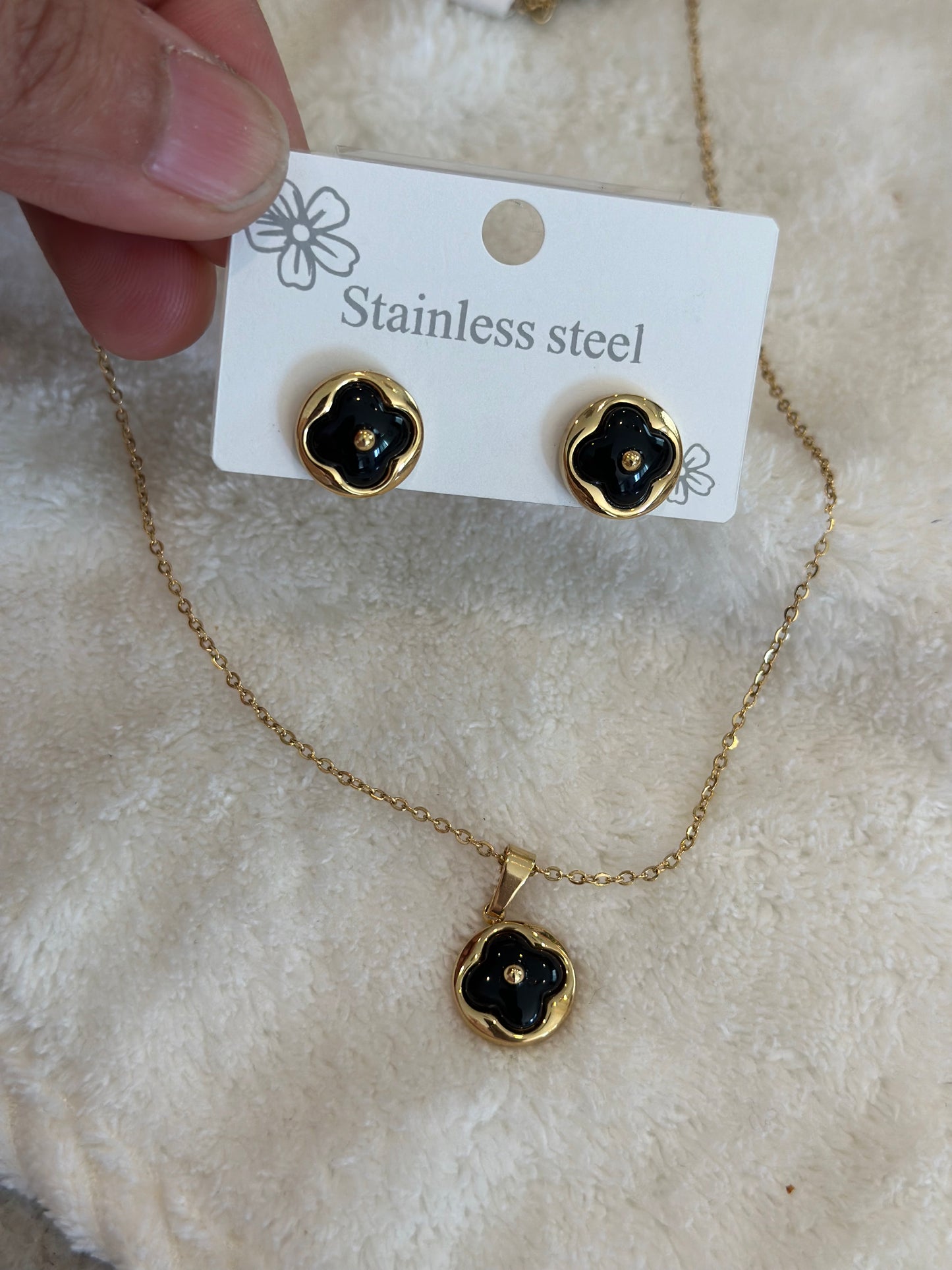 Necklace set