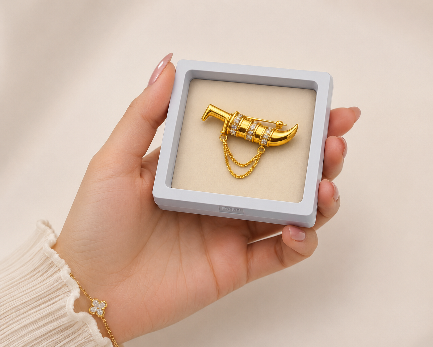 Sword brooch