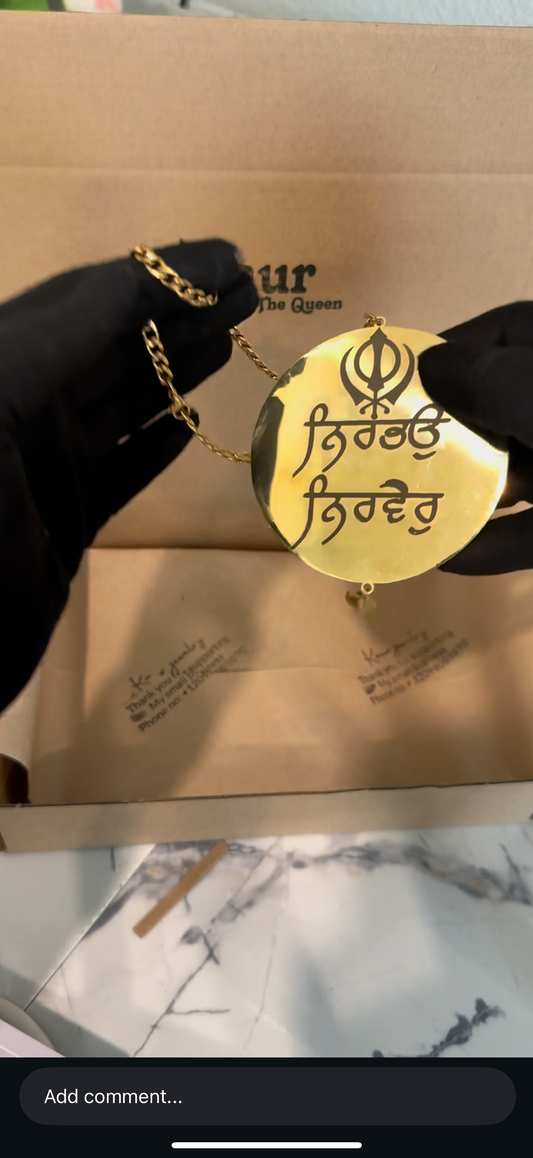 Car hanging baba deep Singh g