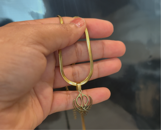 Khanda nevklace